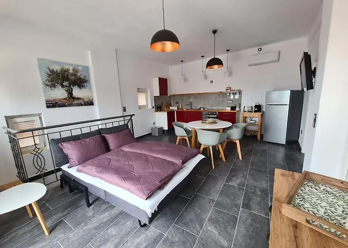 Gythio Townhouse